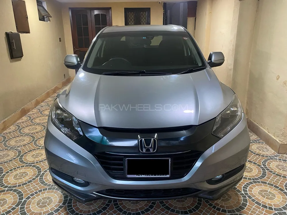Honda Vezel 2014 for Sale in Karachi Image-1