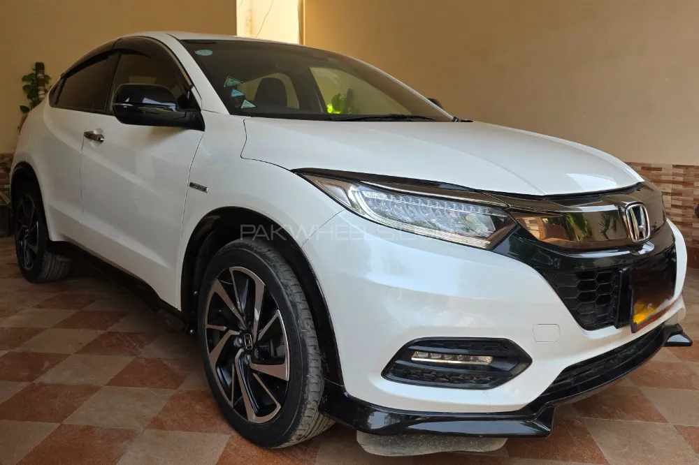 Honda Vezel 2018 for Sale in Karachi Image-1