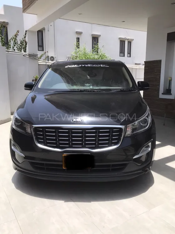 KIA Carnival 2018 for Sale in Karachi Image-1