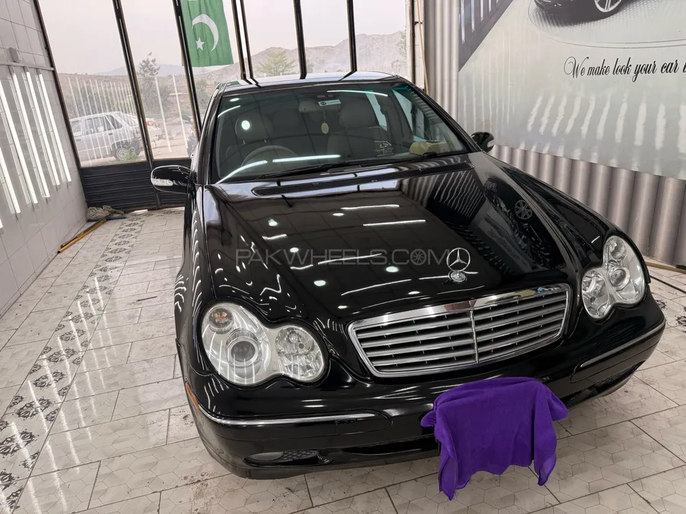 Mercedes Benz C Class 2002 for Sale in Islamabad Image-1