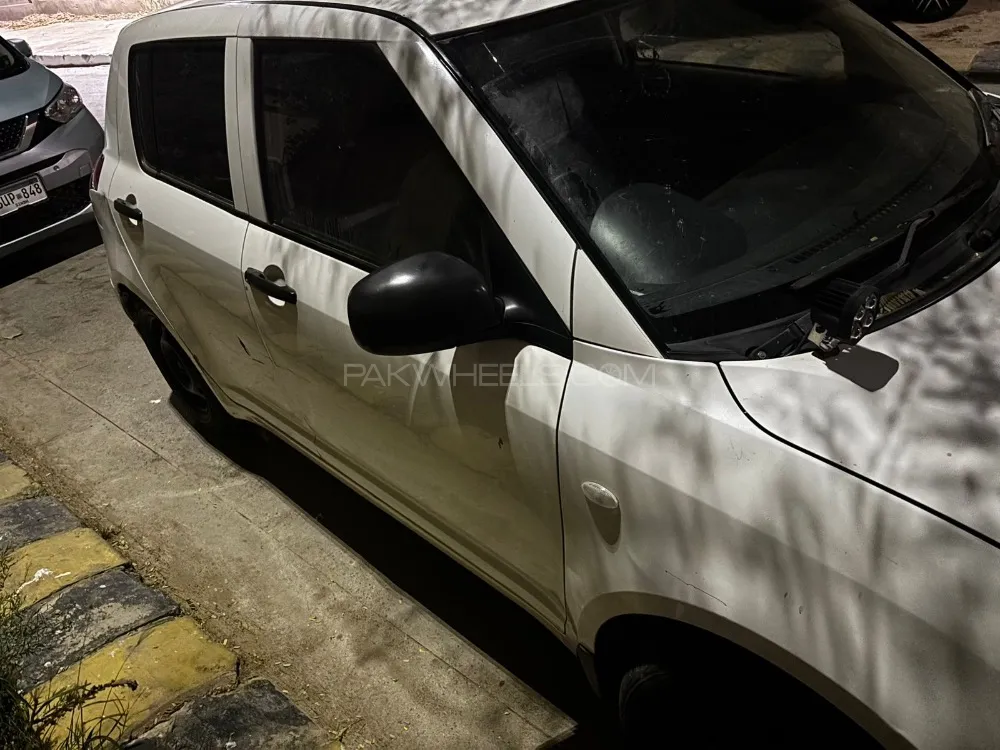 Suzuki Swift 2012 for Sale in Karachi Image-1