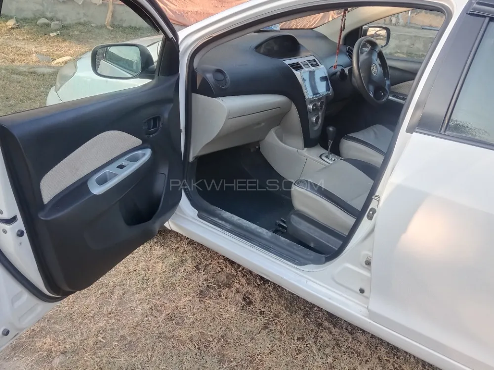 ٹویوٹا بیلٹا 2011 for Sale in چکوال Image-1