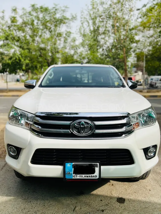 Toyota Hilux 2019 for Sale in Islamabad Image-1