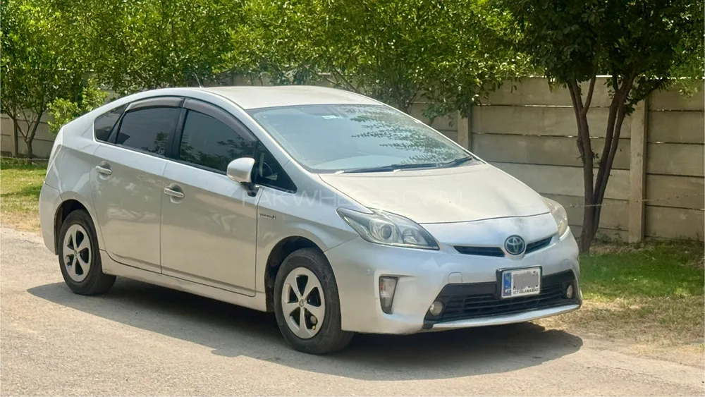 Toyota Prius 2014 for Sale in Peshawar Image-1
