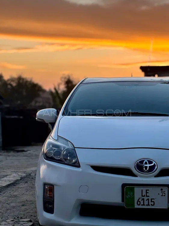 Toyota Prius 2011 for Sale in Peshawar Image-1