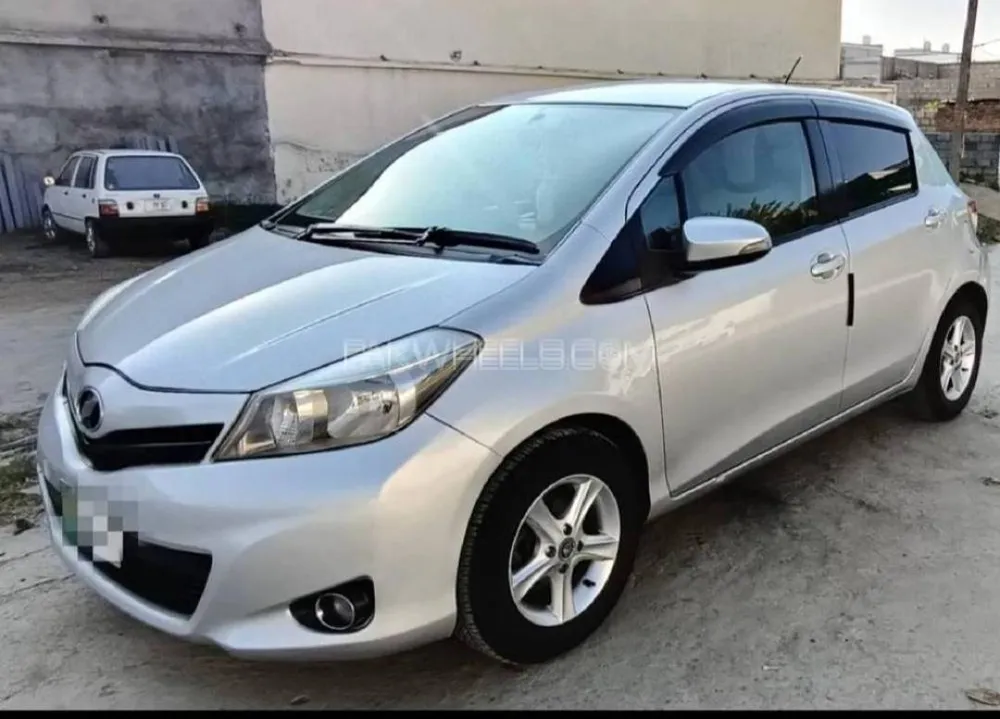 Toyota Vitz 2012 for Sale in Abbottabad Image-1