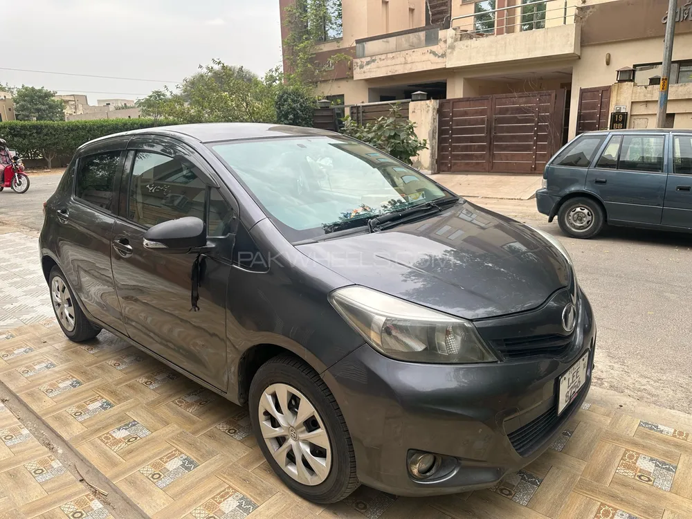 Toyota Vitz 2014 for Sale in Lahore Image-1