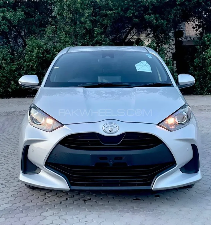 Toyota Yaris Hatchback 2020 for Sale in Peshawar Image-1
