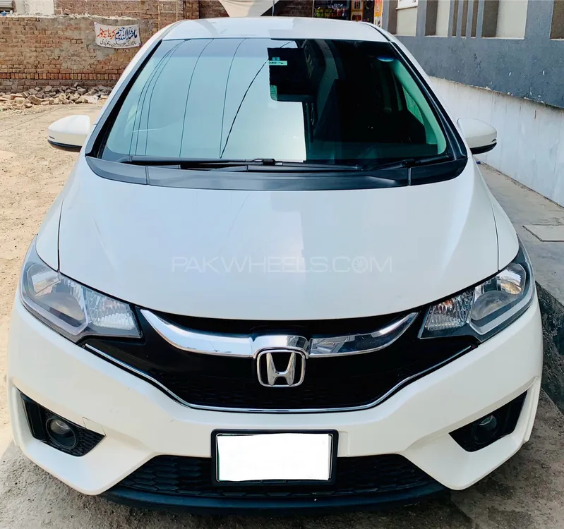 Honda Fit 2016 for Sale in Faisalabad Image-1