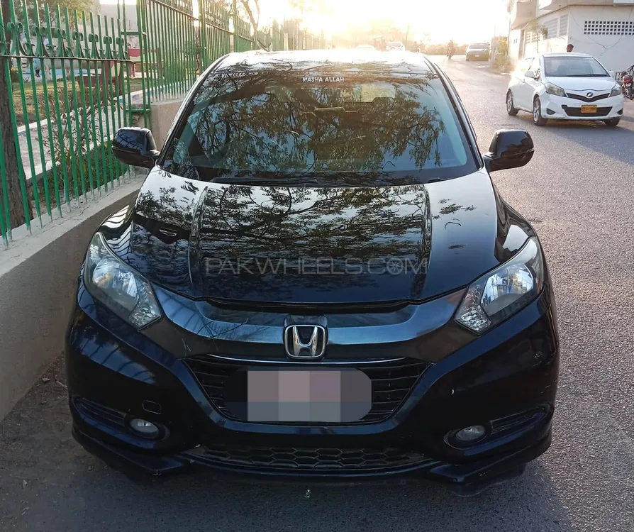 Honda Vezel 2014 for Sale in Karachi Image-1