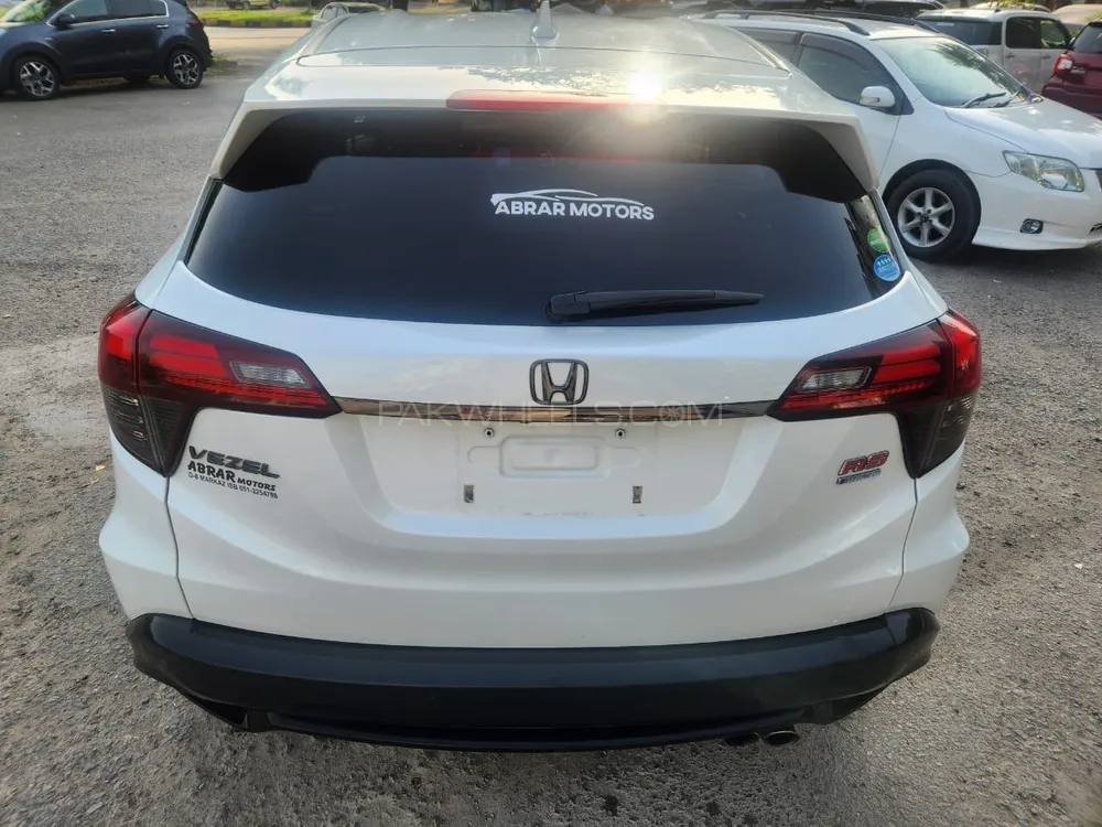 Honda Vezel 2018 for Sale in Islamabad Image-1