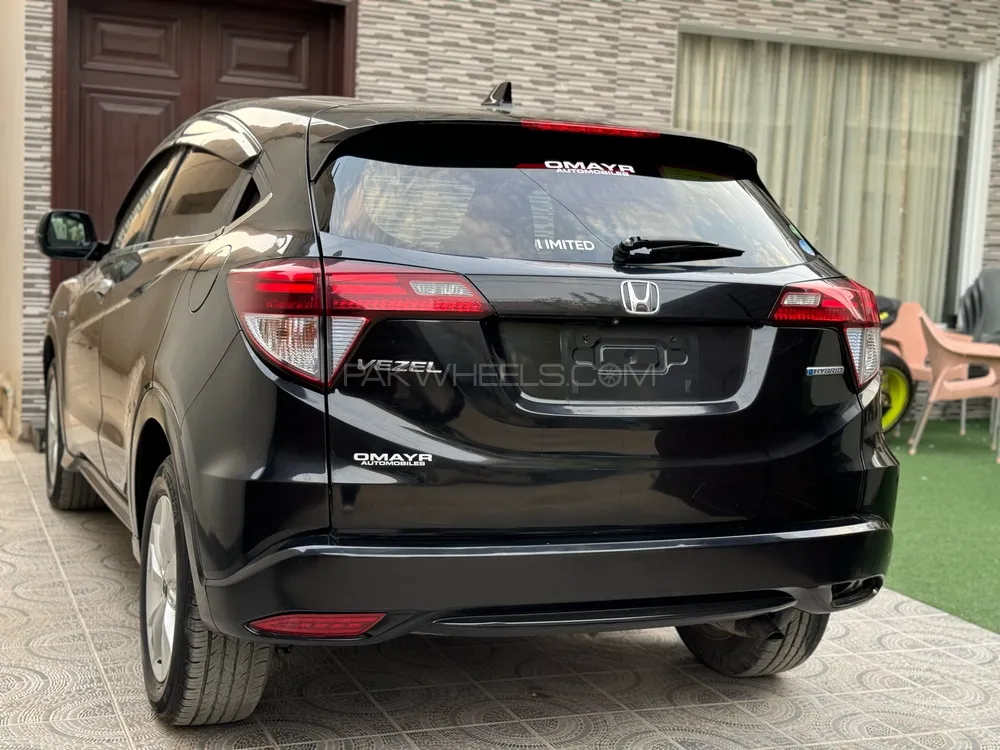 Honda Vezel 2014 for Sale in Karachi Image-1