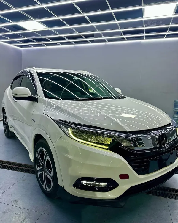 Honda Vezel 2014 for Sale in Karachi Image-1