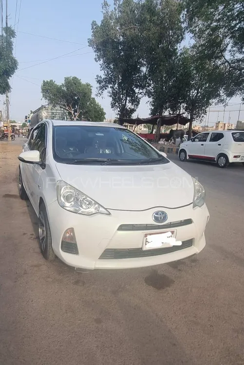 Toyota Aqua 2013 for Sale in Karachi Image-1