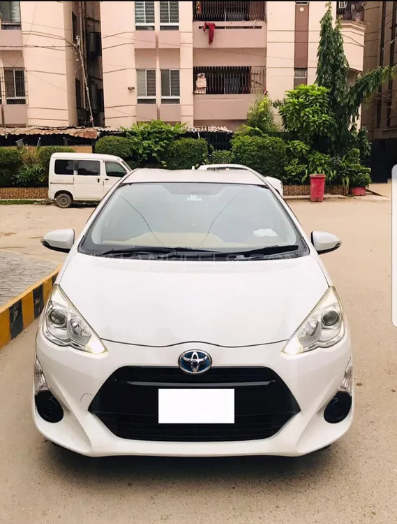 Toyota Aqua 2015 for Sale in Karachi Image-1