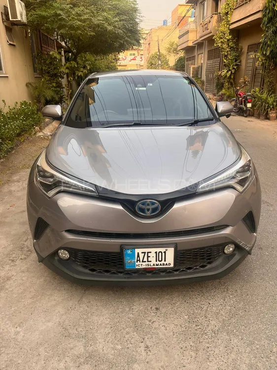 Toyota C-HR 2017 for Sale in Lahore Image-1