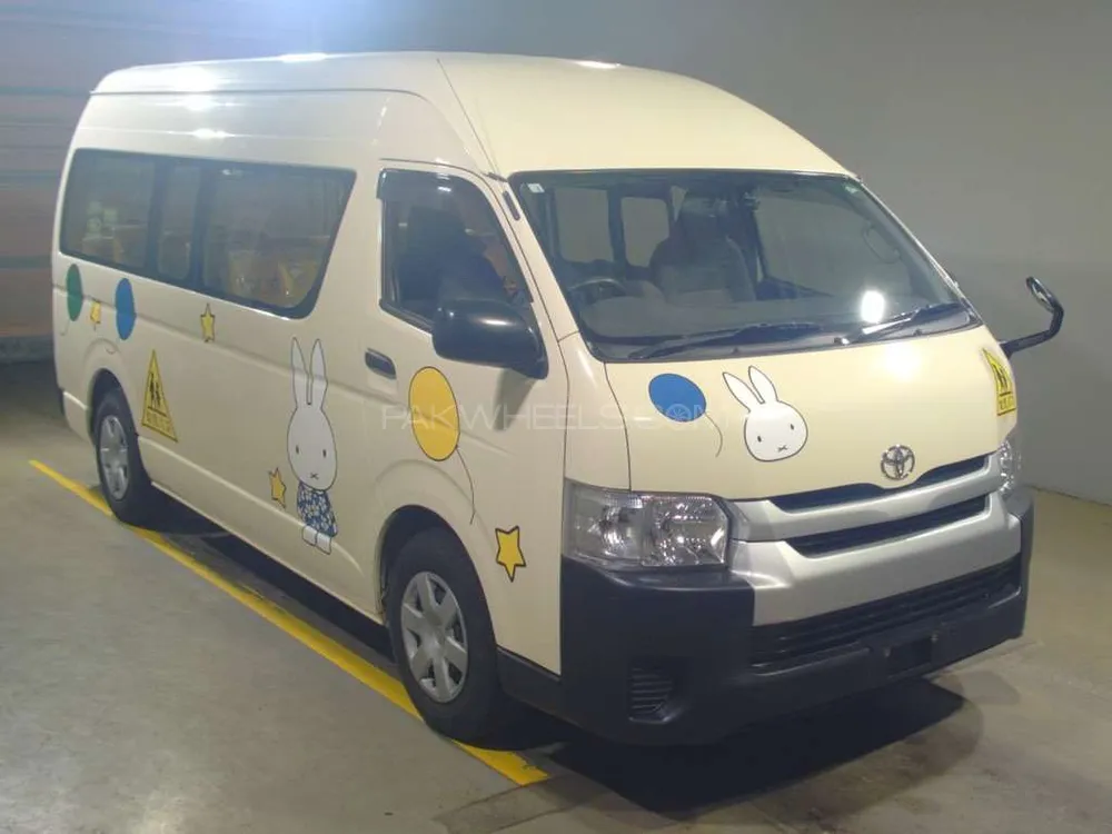 Toyota Hiace 2020 for Sale in Karachi Image-1