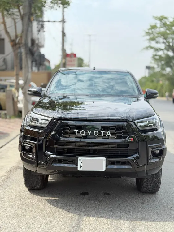 Toyota Hilux 2024 for Sale in Lahore Image-1
