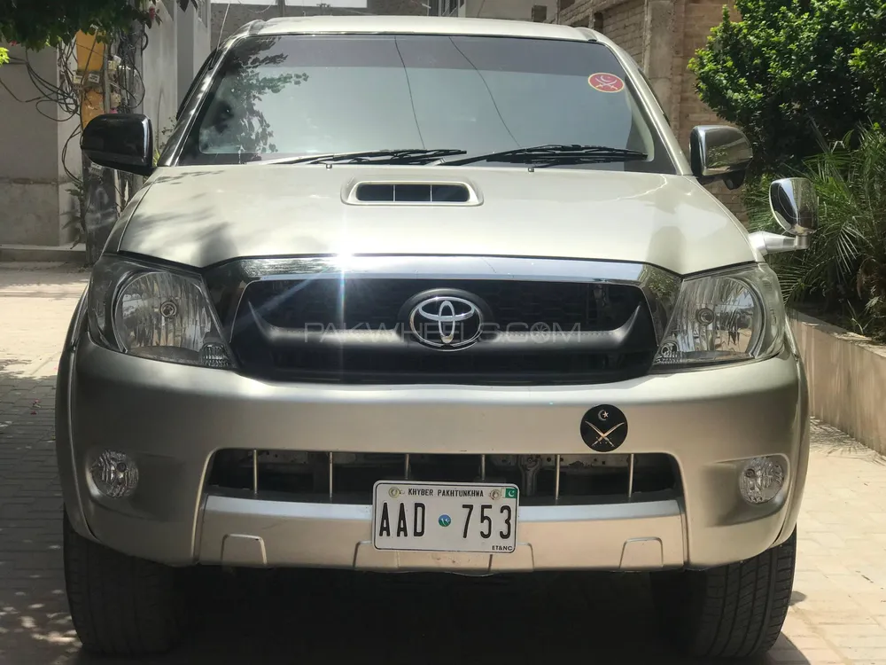 Toyota Hilux 2007 for Sale in Peshawar Image-1