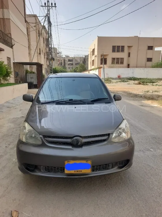 Toyota Platz 2005 for Sale in Karachi Image-1