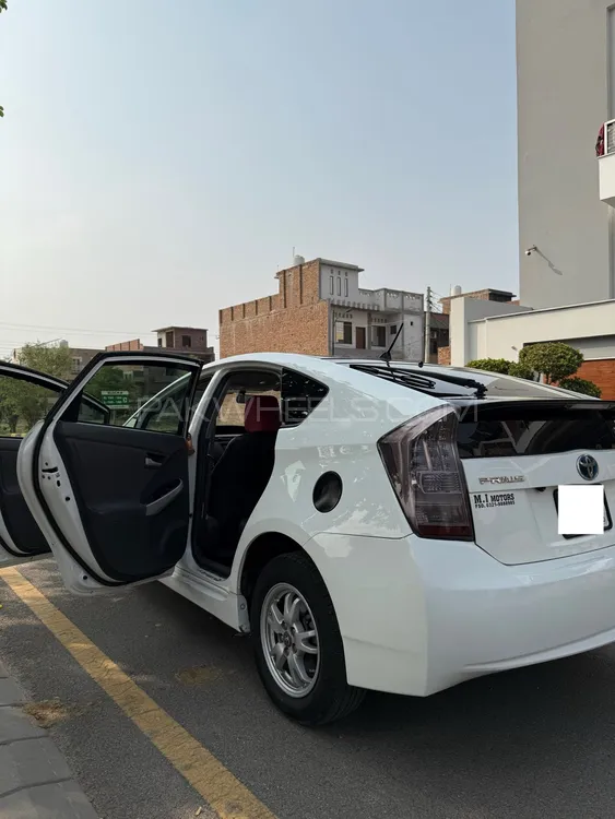 Toyota Prius 2015 for Sale in Faisalabad Image-1