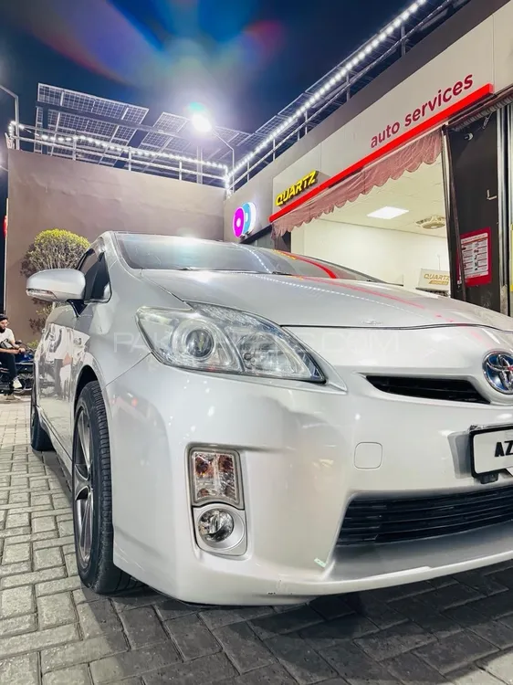 Toyota Prius 2010 for Sale in Lahore Image-1