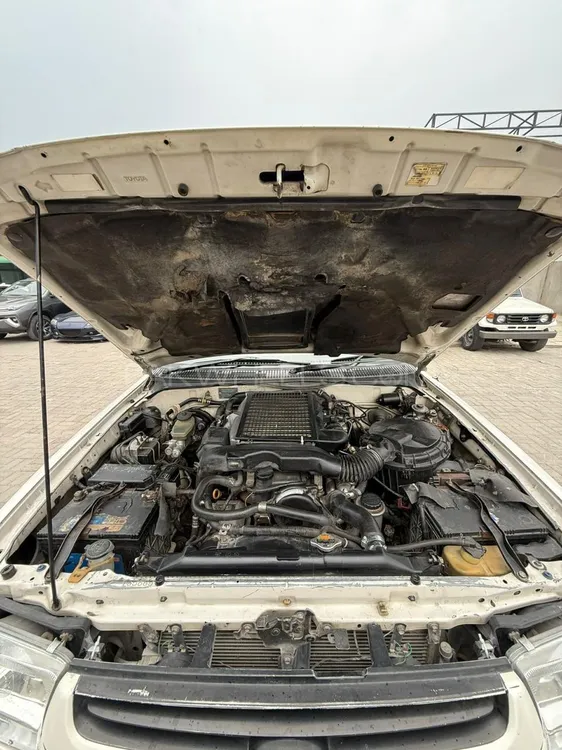 Toyota Surf 2002 for Sale in Islamabad Image-1