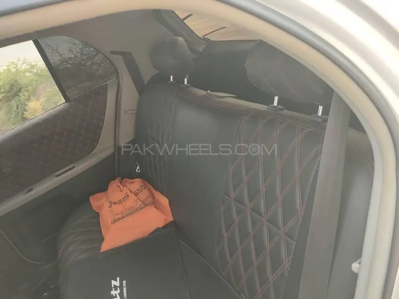 Toyota Vitz 2009 for Sale in Dijkot Image-1