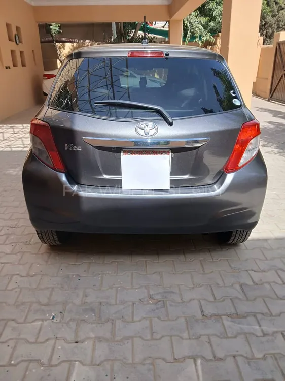 Toyota Vitz 2011 for Sale in Quetta Image-1