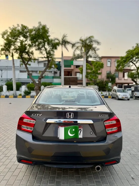 Honda City 2016 for Sale in Karachi Image-1