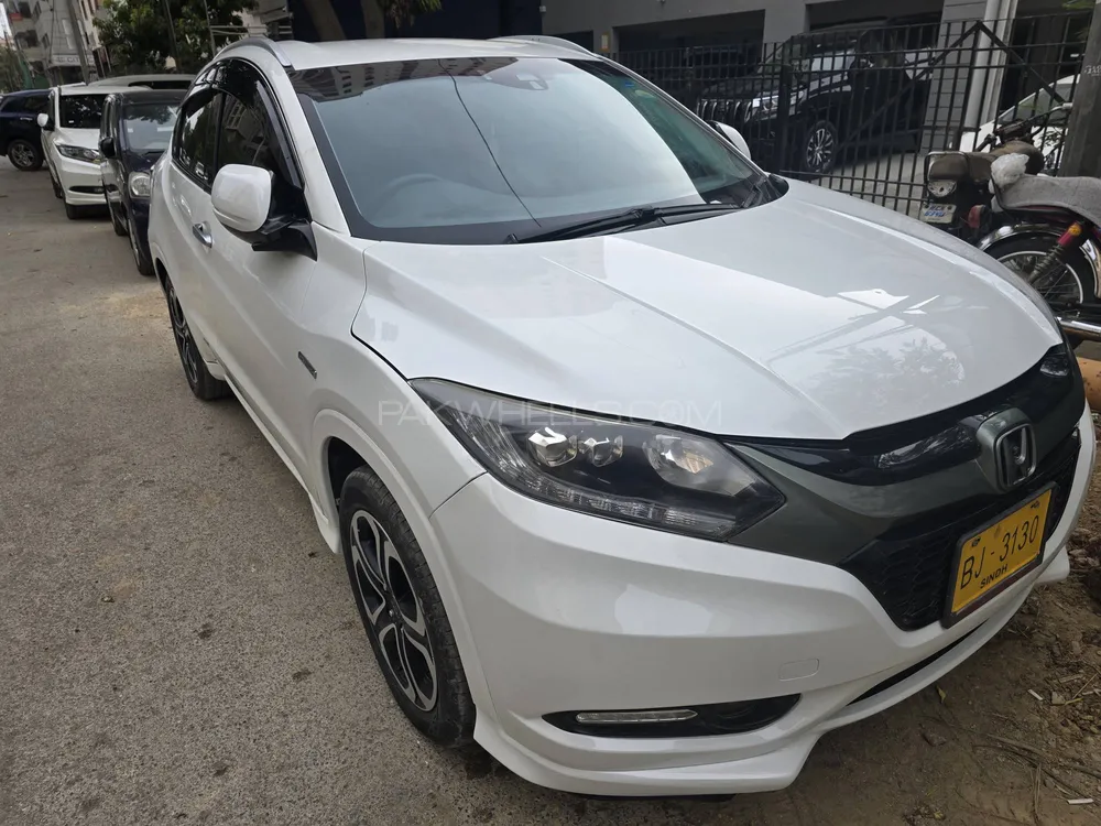 Honda Vezel 2015 for Sale in Karachi Image-1