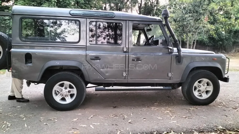 Land Rover Defender 2005 for Sale in Abbottabad Image-1