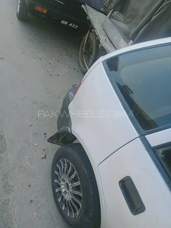 Suzuki Cultus 2001 for Sale in Murree Image-1