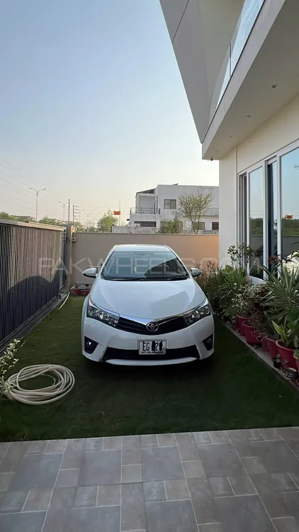 Toyota Corolla 2015 for Sale in Islamabad Image-1