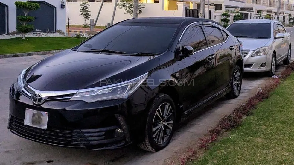 Toyota Corolla 2018 for Sale in Karachi Image-1
