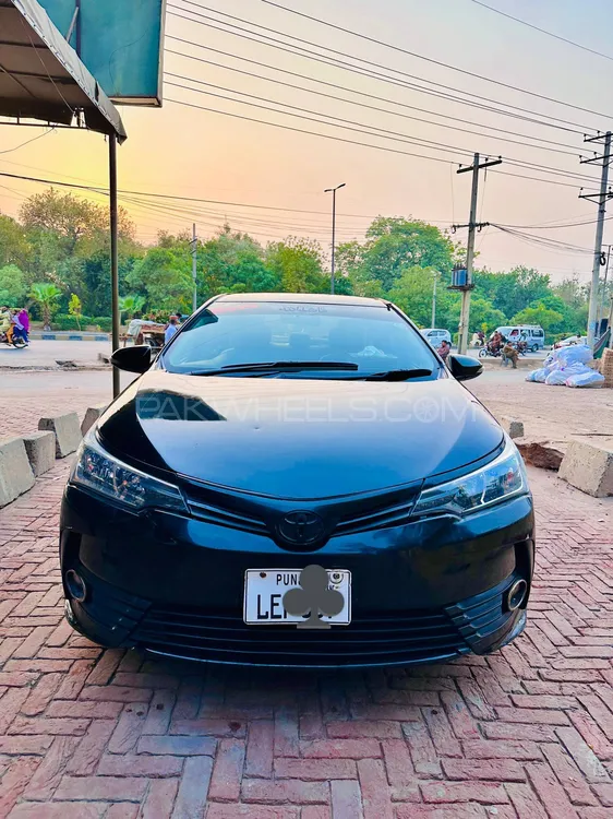 Toyota Corolla 2017 for Sale in Faisalabad Image-1