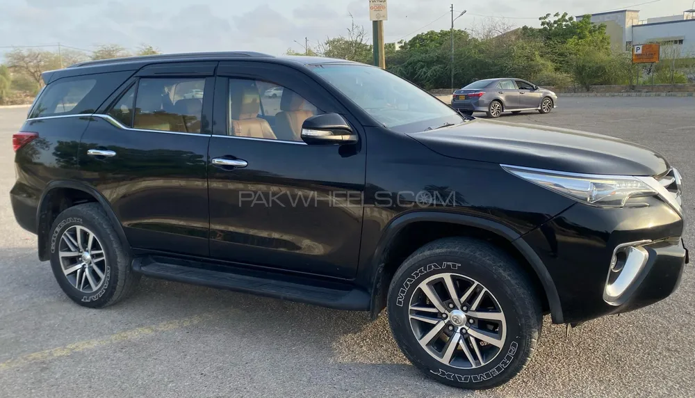 Toyota Fortuner 2018 for Sale in Karachi Image-1