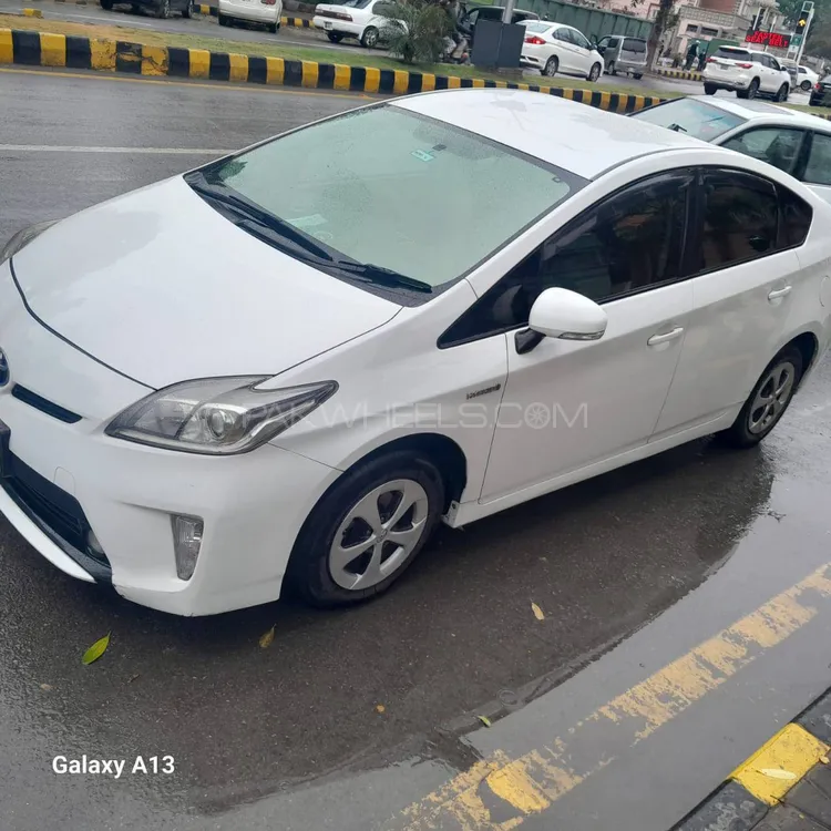Toyota Prius 2012 for Sale in Attock Image-1