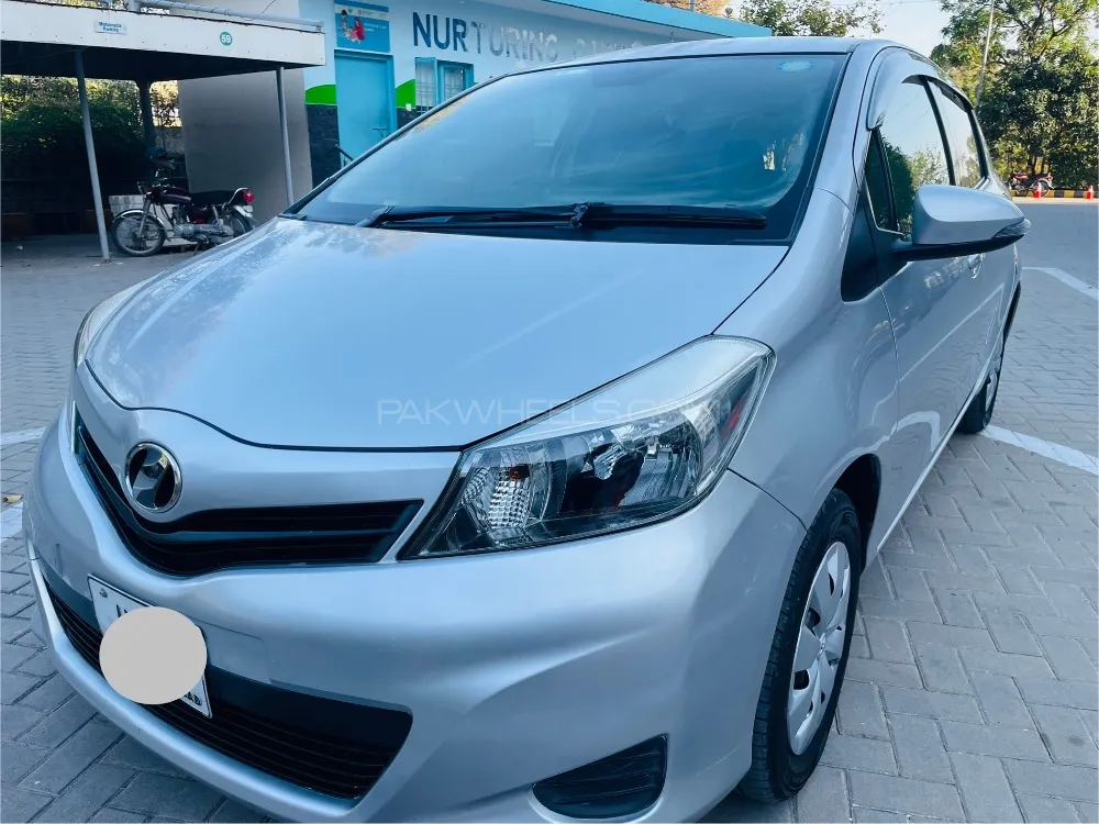 Toyota Vitz 2014 for Sale in Islamabad Image-1