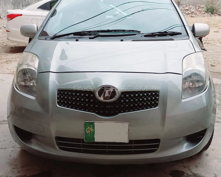Toyota Vitz 2012 for Sale in Lahore Image-1