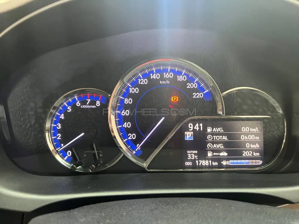 Toyota Yaris Sedan 2021 for Sale in Karachi Image-1