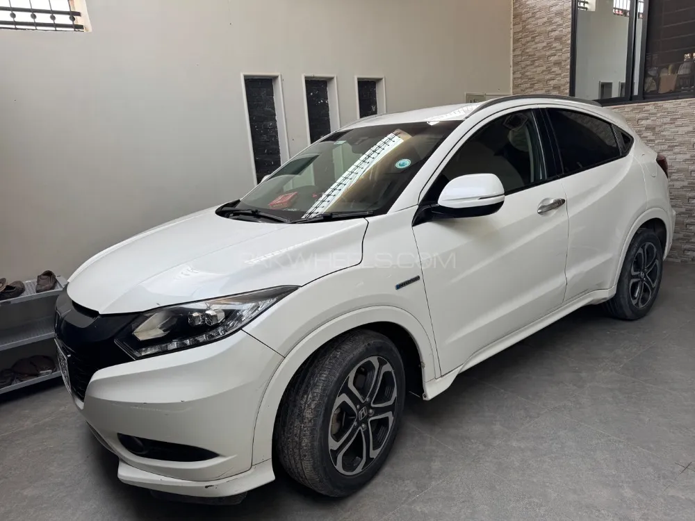 Honda Vezel 2015 for Sale in Multan Image-1