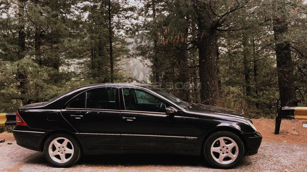 Mercedes Benz C Class 2003 for Sale in Islamabad Image-1