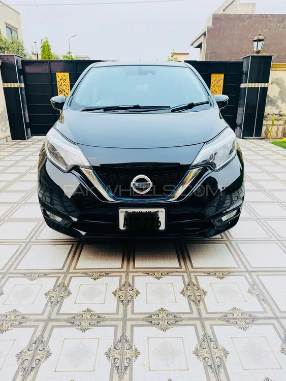 Nissan Note 2017 for Sale in Lahore Image-1