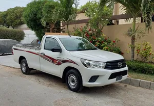Toyota Hilux 4x2 Single Cab Standard 2017 for Sale