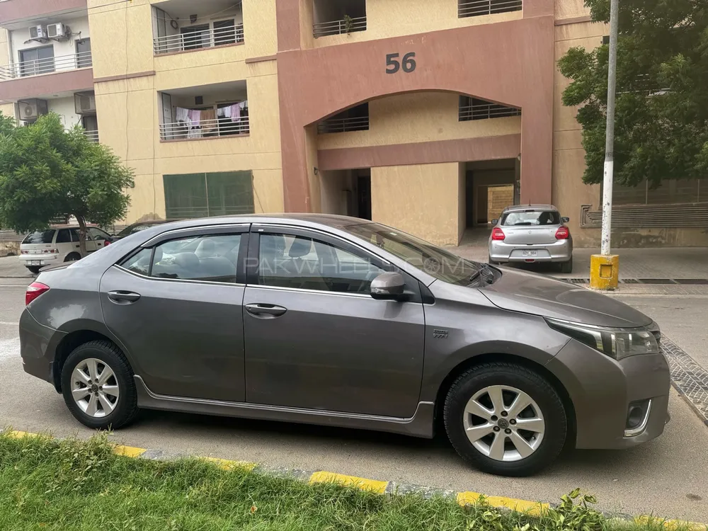 Toyota Corolla 2015 for Sale in Karachi Image-1