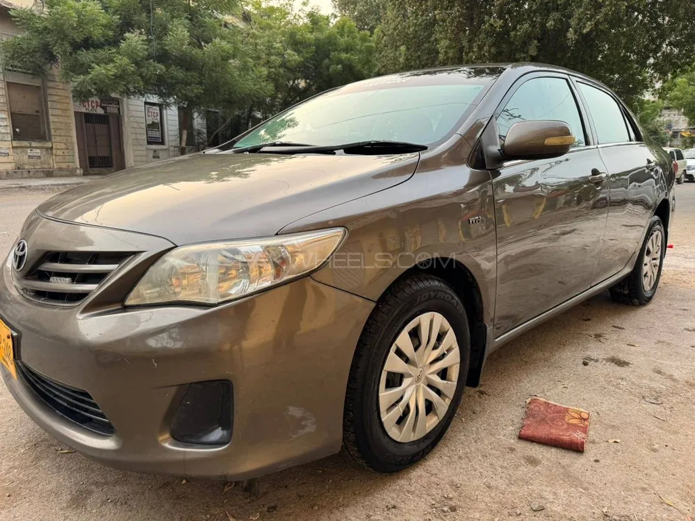 Toyota Corolla 2014 for Sale in Karachi Image-1