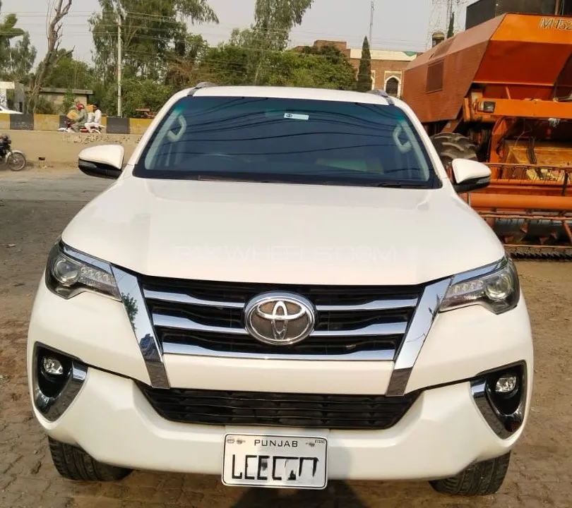Toyota Fortuner 2017 for Sale in Gujranwala Image-1