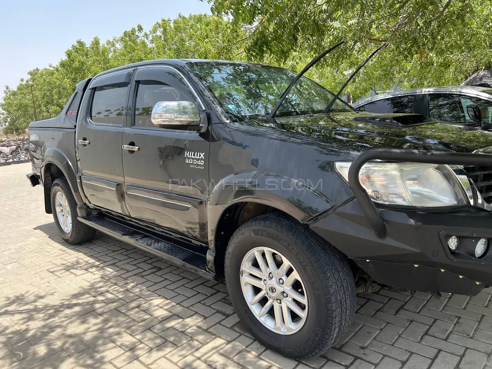 Toyota Hilux 2011 for Sale in Karachi Image-1