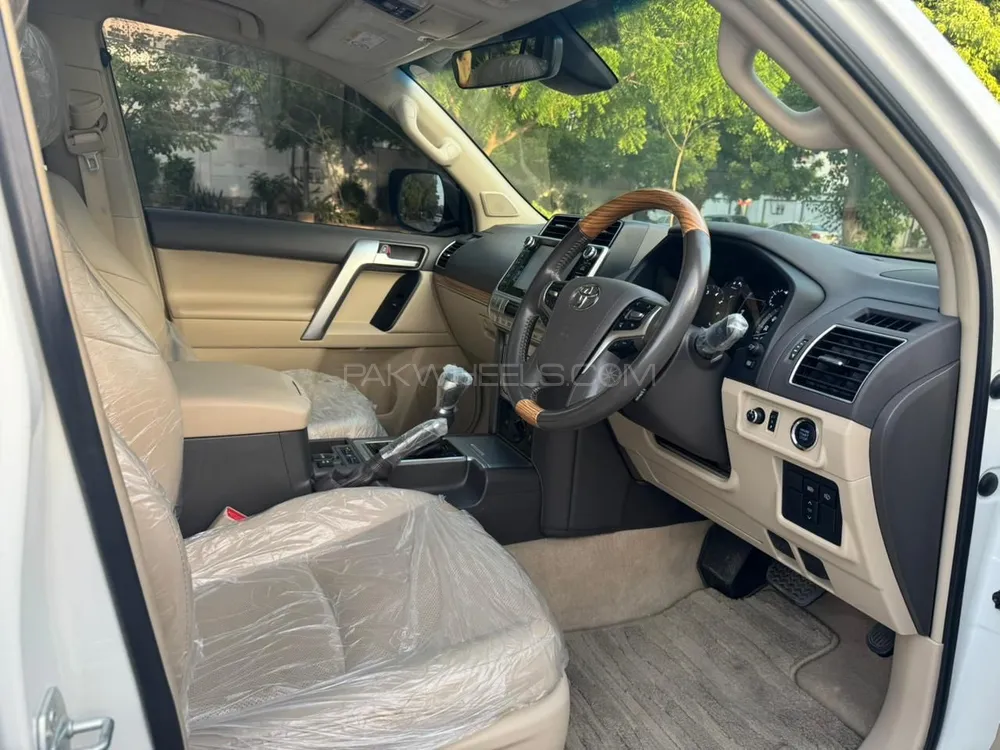 Toyota Prado 2020 for Sale in Karachi Image-1